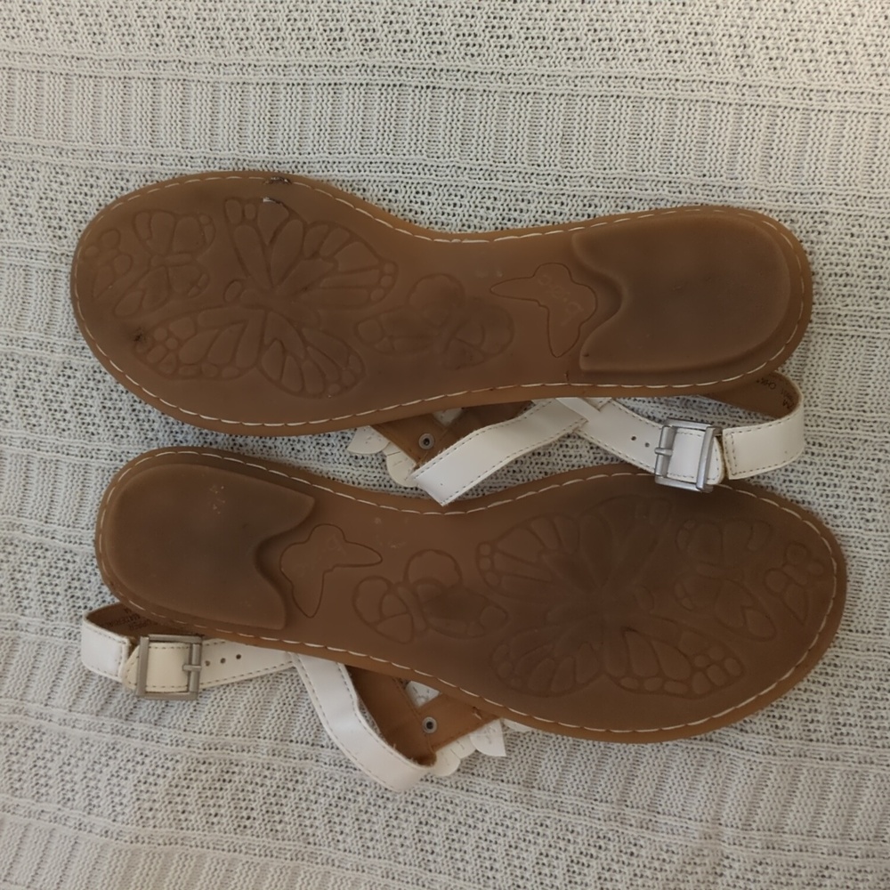 Stylish White B.O.C. Slingback Sandals with Floral Accent - Picture 6 of 12